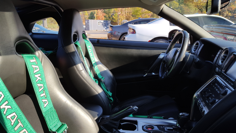 Allegedly this GTR made 950 to the wheels. Yes a joke about airbags is completely appropriate.